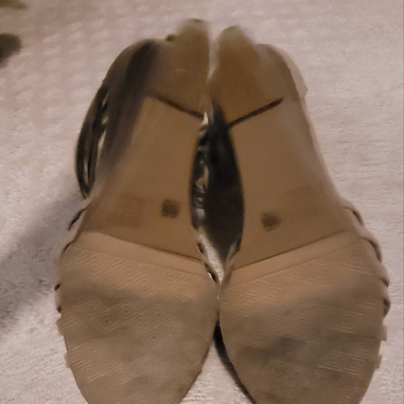 Strappy Platform Sandals - Picture 3 of 3